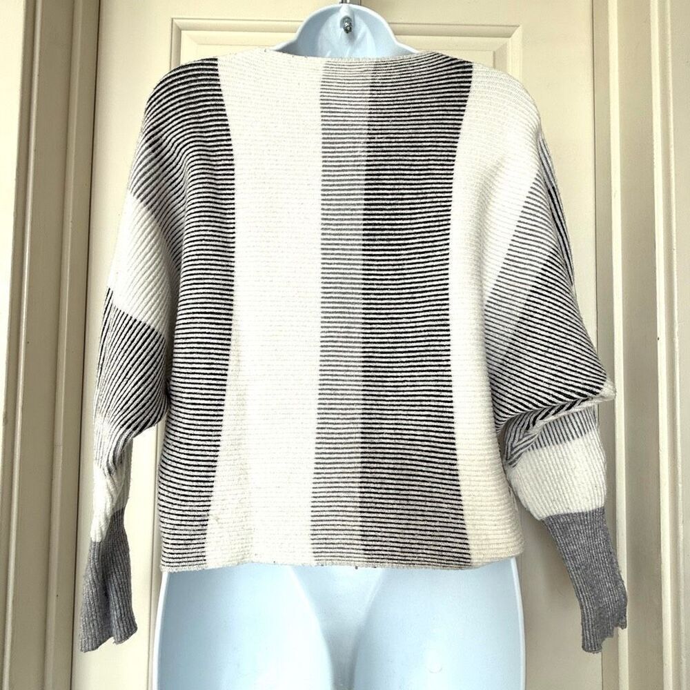 Philosophy Striped & Ribbed Sweater - Picture 13 of 15